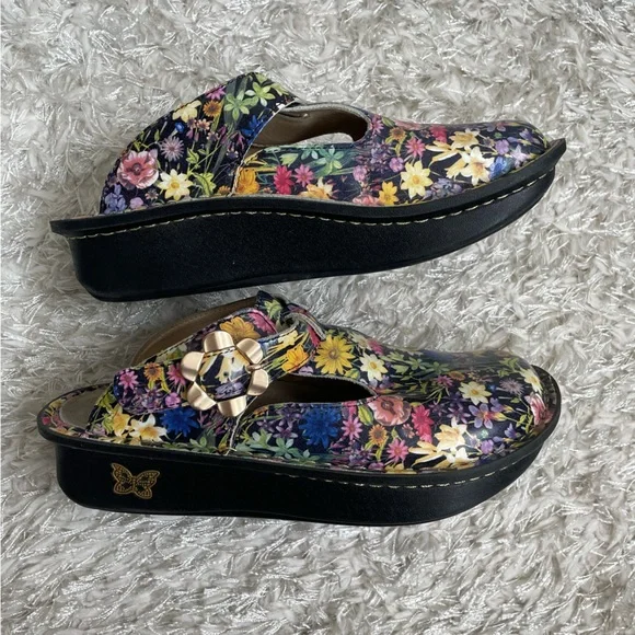 Alegria Classic Cultivate Floral Slip On Clog - Size 36 - Picture 4 of 8